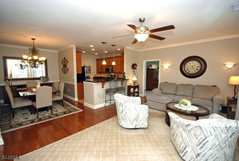 Property listing MLS 4041078 photo 3