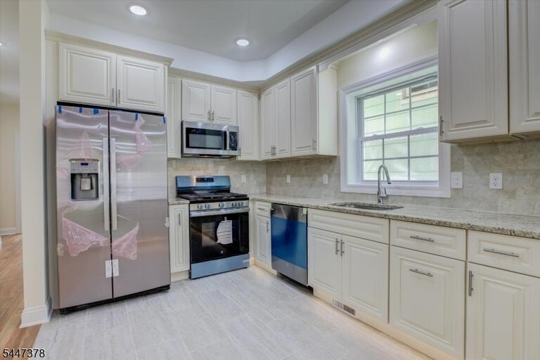 Property listing MLS 4041290 photo 6
