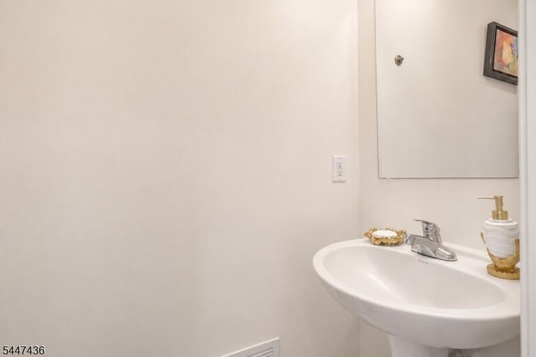 Property listing MLS 4041343 photo 11
