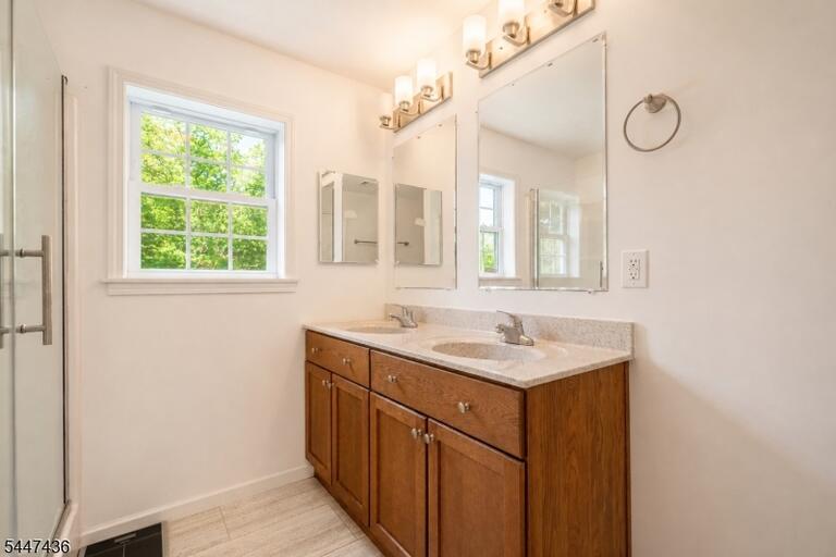 Property listing MLS 4041343 photo 15