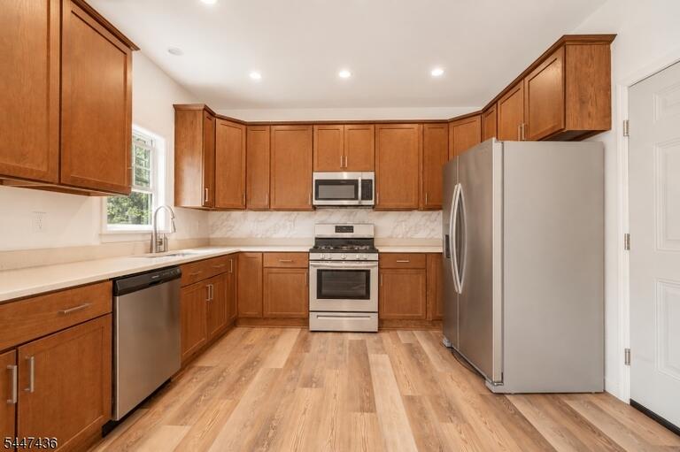 Property listing MLS 4041343 photo 9