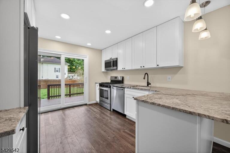 Property listing MLS 4041350 photo 2