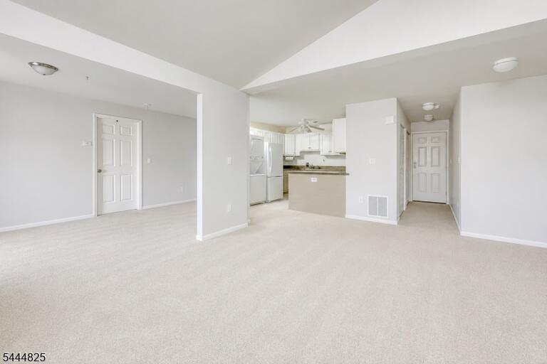 Property listing MLS 4041410 photo 3