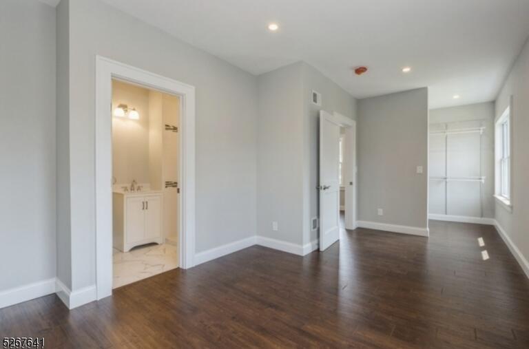 Property listing MLS 4041636 photo 10