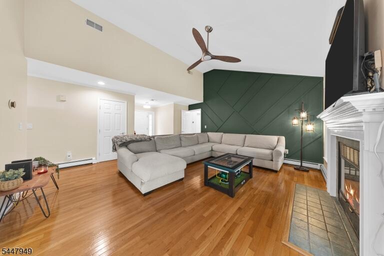 Property listing MLS 4042010 photo 10