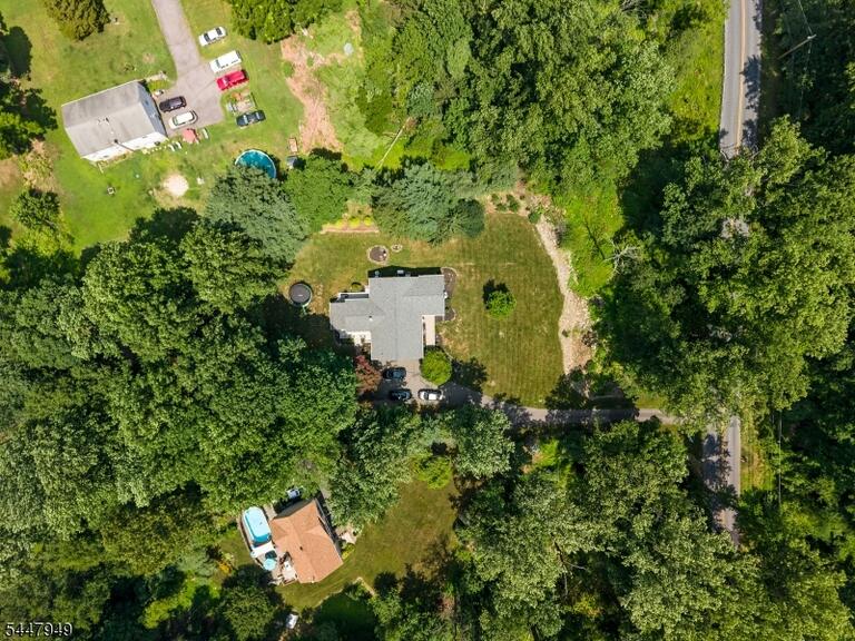 Property listing MLS 4042010 photo 6