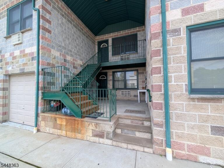 Property listing MLS 4042131 photo 2