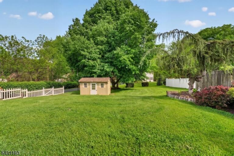Property listing MLS 4042135 photo 2