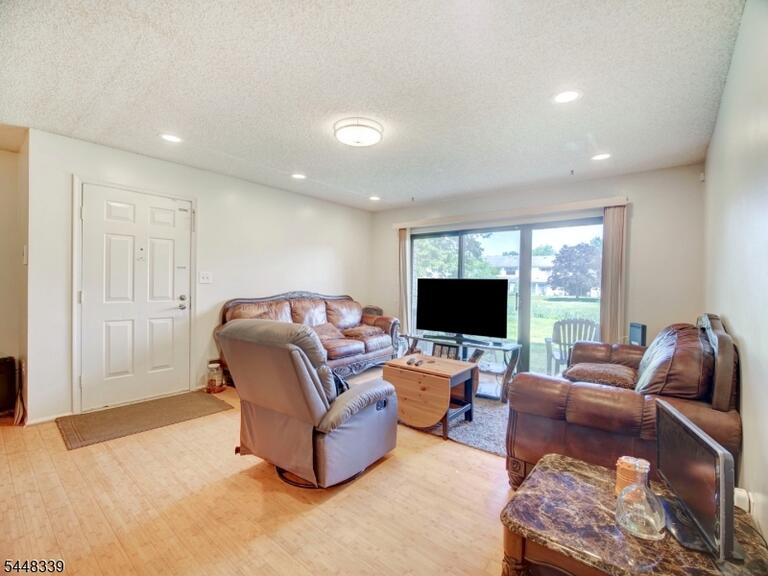 Property listing MLS 4042137 photo 4