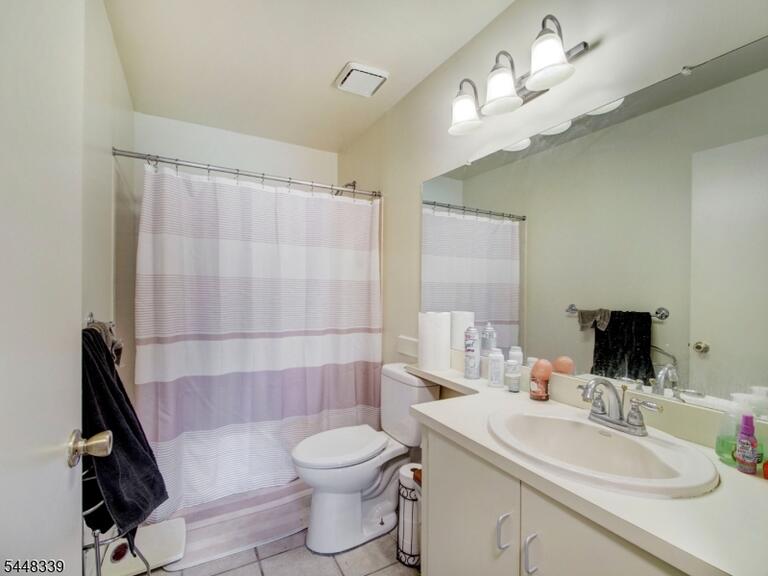 Property listing MLS 4042137 photo 9