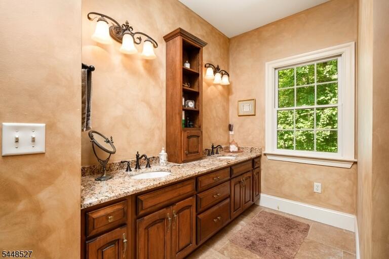 Property listing MLS 4042333 photo 9