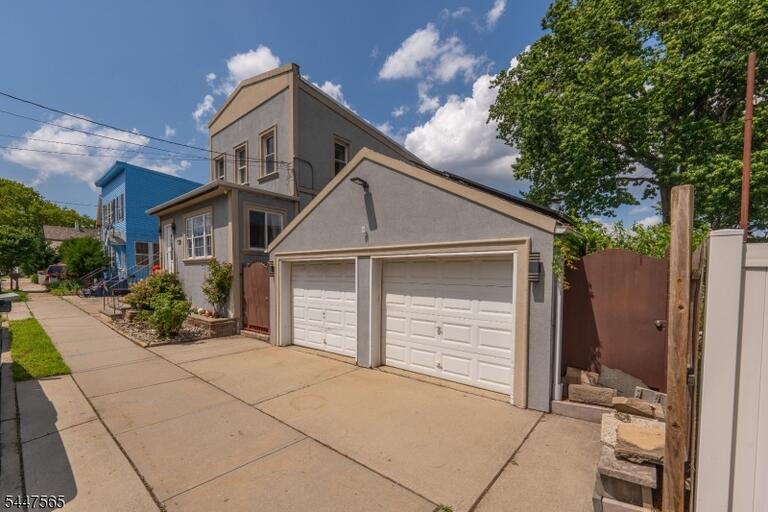 Property listing MLS 4042343 photo 2