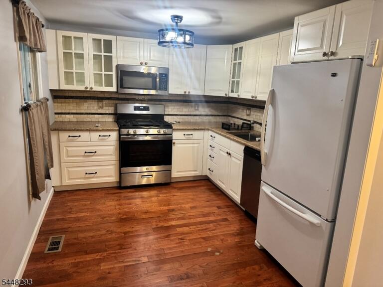 Property listing MLS 4042649 photo 2