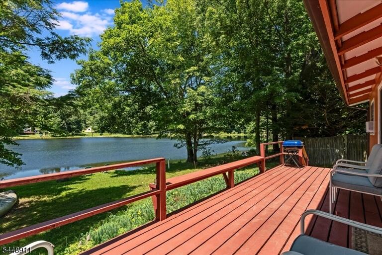 Property listing MLS 4042735 photo 1