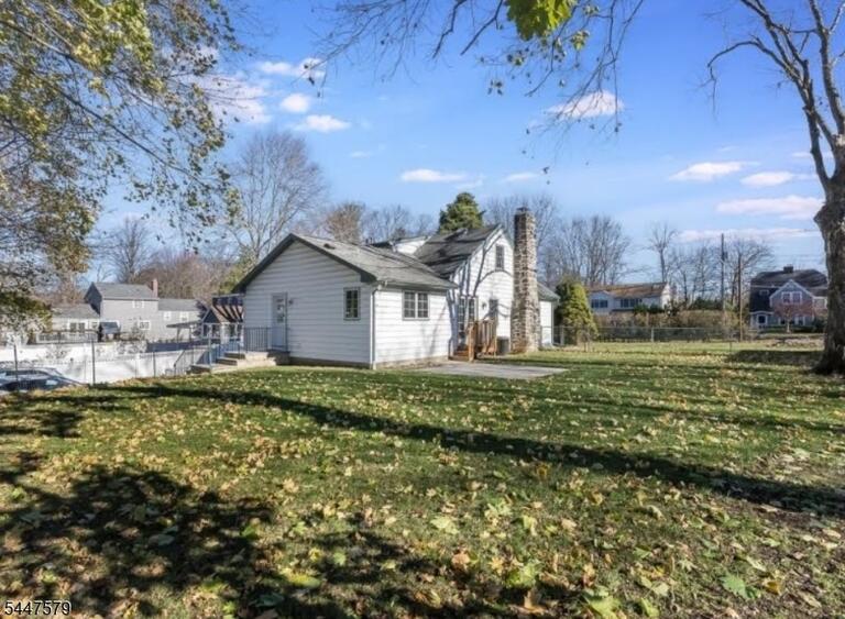 Property listing MLS 4042766 photo 23