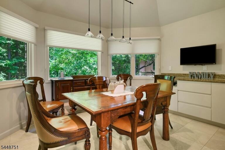 Property listing MLS 4043004 photo 13