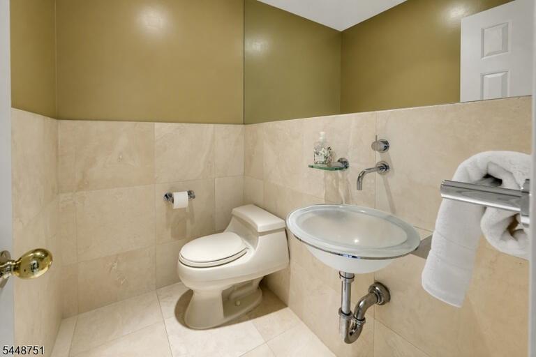 Property listing MLS 4043004 photo 17