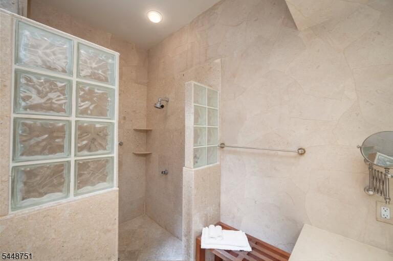 Property listing MLS 4043004 photo 24