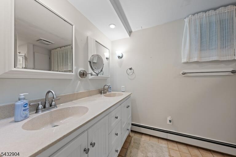 Property listing MLS 4043137 photo 23