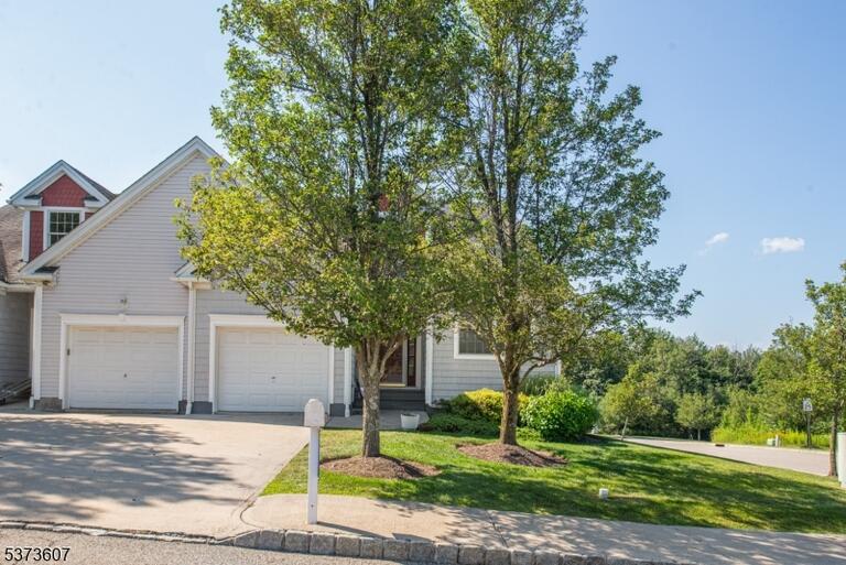 Property listing MLS 4043191 photo 2