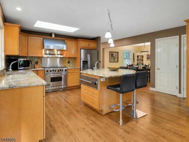 Property listing MLS 4043390 photo 16