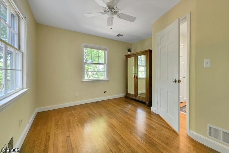 Property listing MLS 4043390 photo 24