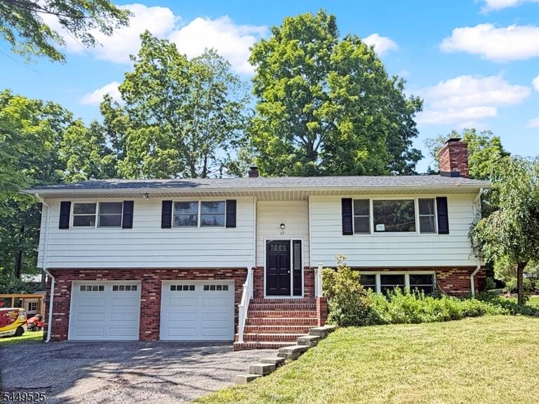 Property listing MLS 4043417 photo 1