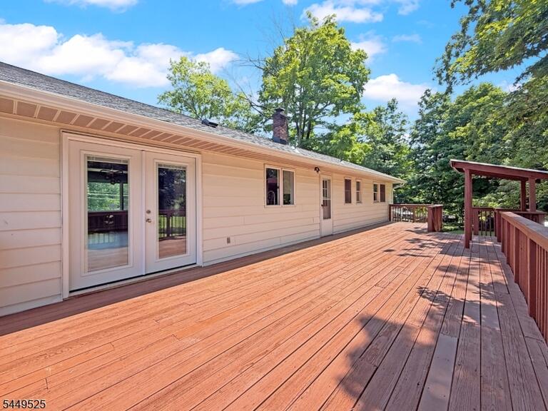 Property listing MLS 4043417 photo 44