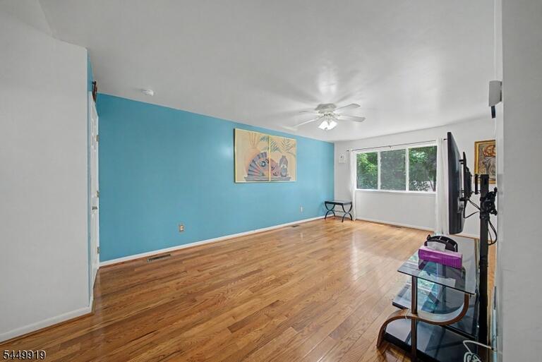 Property listing MLS 4043589 photo 11