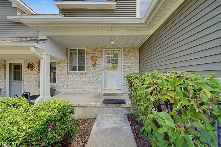 Property listing MLS 4043589 photo 3