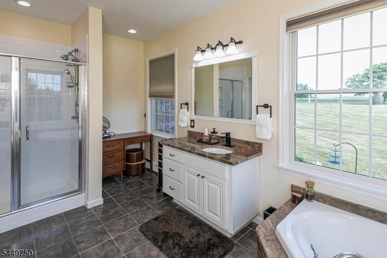 Property listing MLS 4043595 photo 17