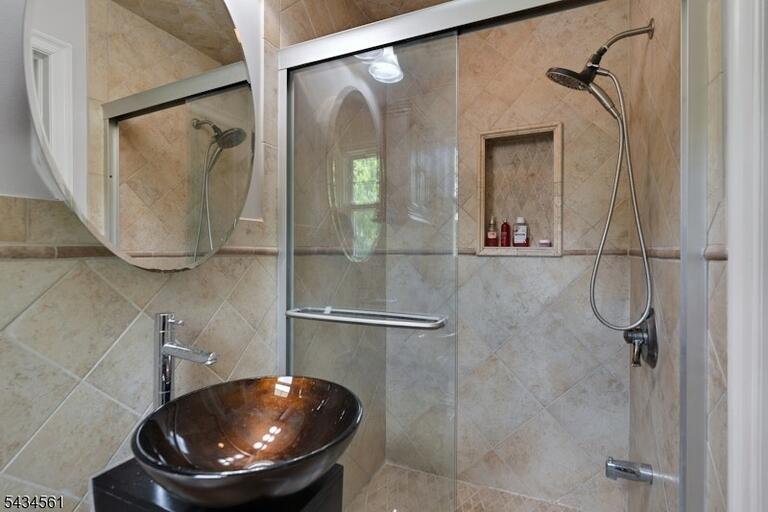 Property listing MLS 4043673 photo 12