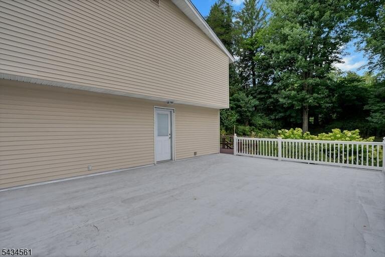 Property listing MLS 4043673 photo 16