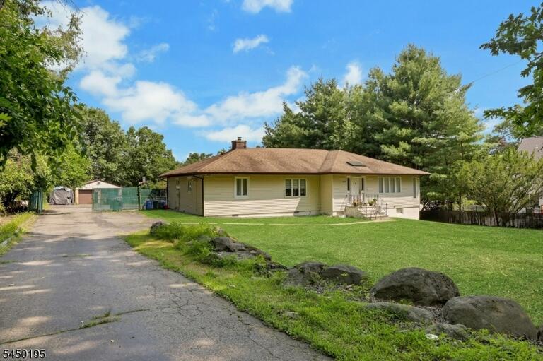 Property listing MLS 4043692 photo 3