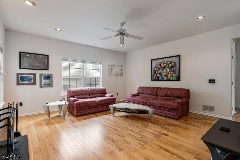 Property listing MLS 4043836 photo 10