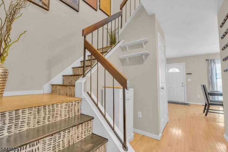 Property listing MLS 4043889 photo 3