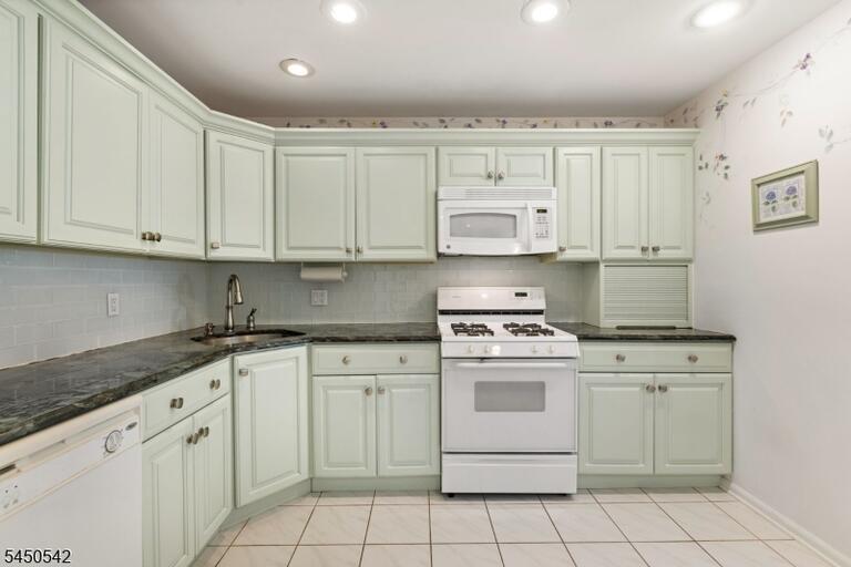 Property listing MLS 4044040 photo 10