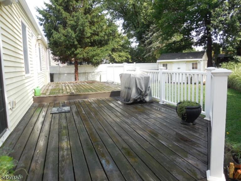 Property listing MLS 4044059 photo 11