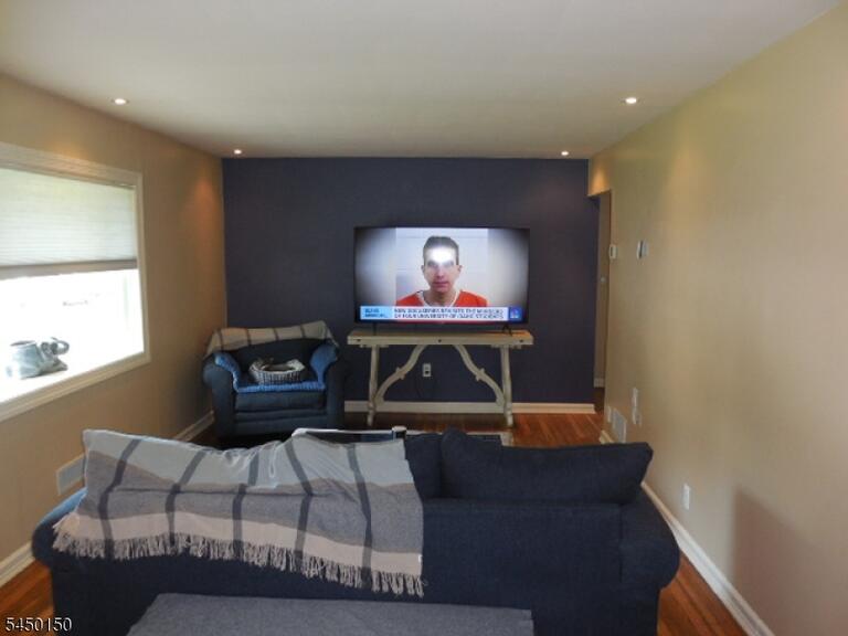 Property listing MLS 4044059 photo 2
