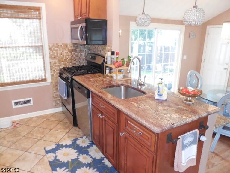 Property listing MLS 4044059 photo 8