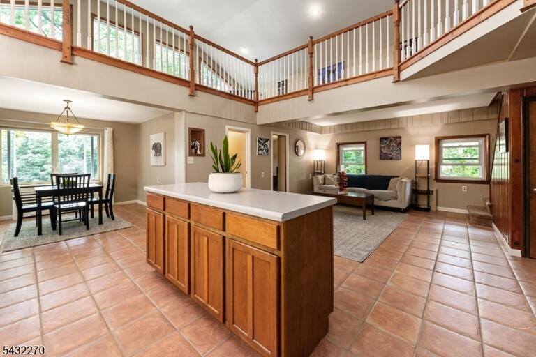 Property listing MLS 4044187 photo 1