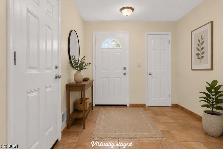 Property listing MLS 4044200 photo 3