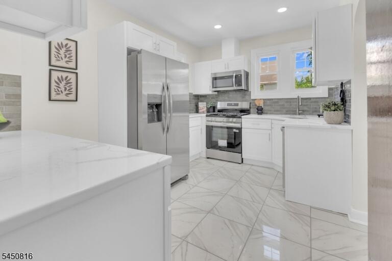Property listing MLS 4044260 photo 11