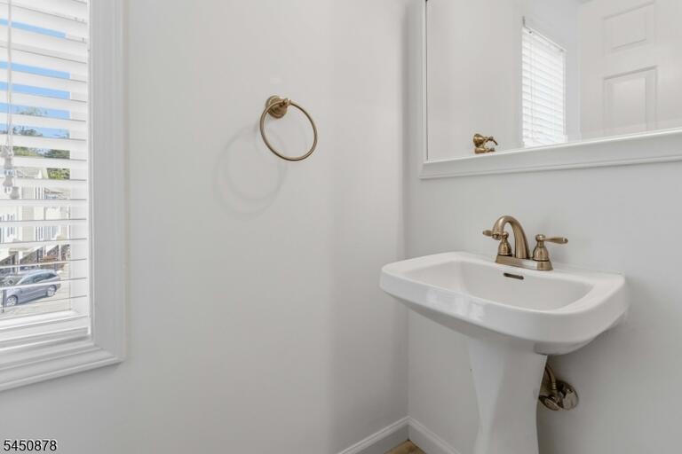 Property listing MLS 4044317 photo 10