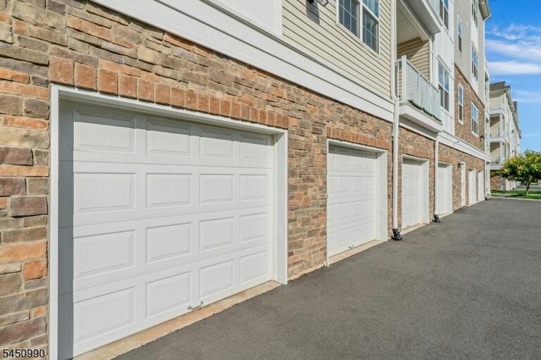 Property listing MLS 4044420 photo 26