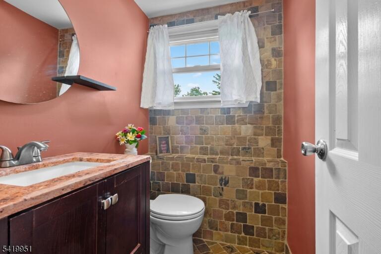 Property listing MLS 4044448 photo 19