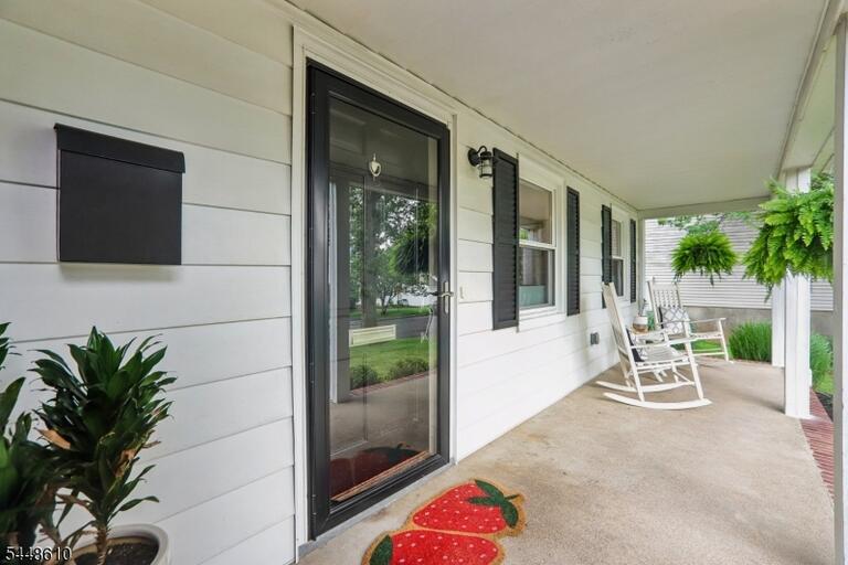 Property listing MLS 4044475 photo 4