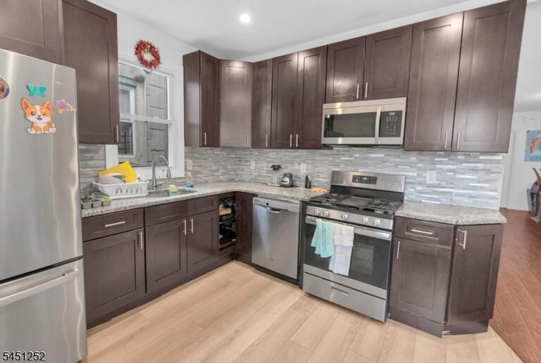 Property listing MLS 4044601 photo 17
