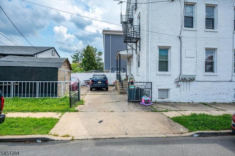 Property listing MLS 4044630 photo 39