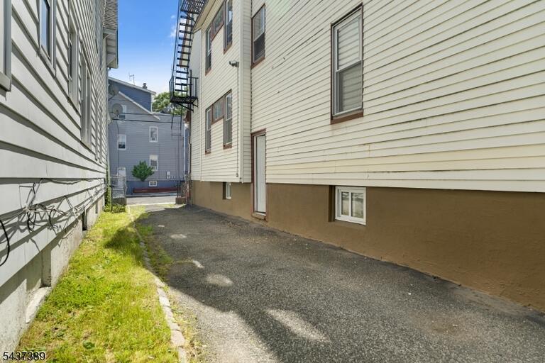 Property listing MLS 4044684 photo 39